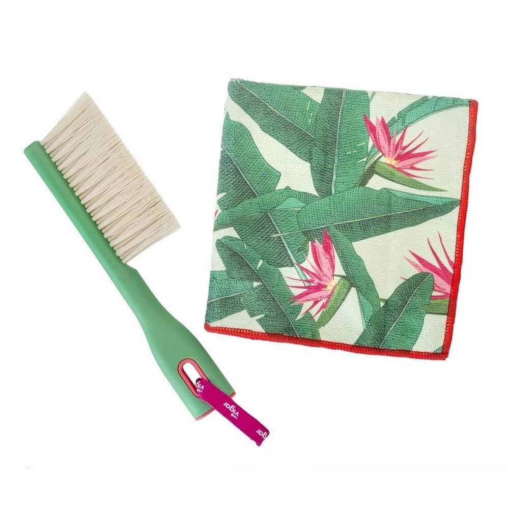 Vigar Beach Towel & Brush Set - LIFESTYLE - Picnic - Soko and Co