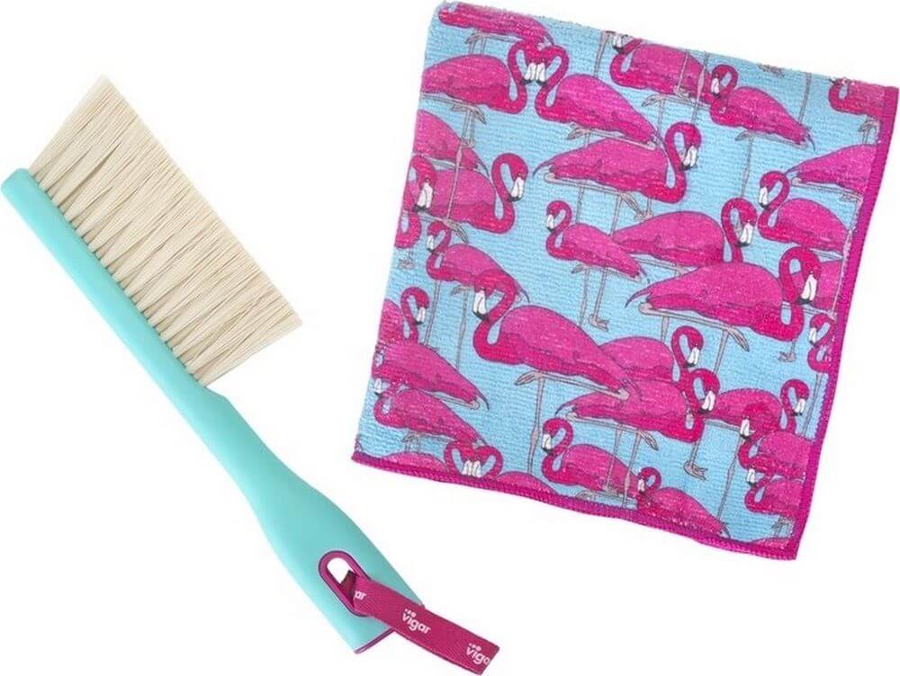 Vigar Beach Towel & Brush Set - LIFESTYLE - Picnic - Soko and Co